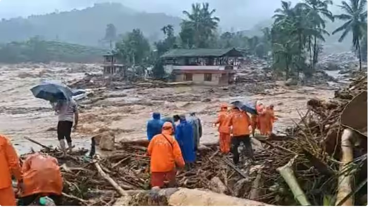 केरल : भूस्खलन ने मचाई तबाही, 24 लोगों की मौत, नदी में तैरते शव, सड़कें-ब्रिज टूटे, 200 घर तबाह…