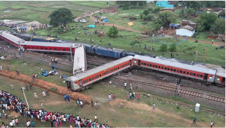 12810 Howrah-Mumbai Derail: झारखंड रेल हादसे के बाद रेलवे ने जारी किए हेल्पलाइन नंबर