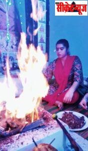 आमला में महाकाली मंदिर में हवन-पूजन, पार्षद खुशबू अतुलकर ने कराया कन्या भोज।